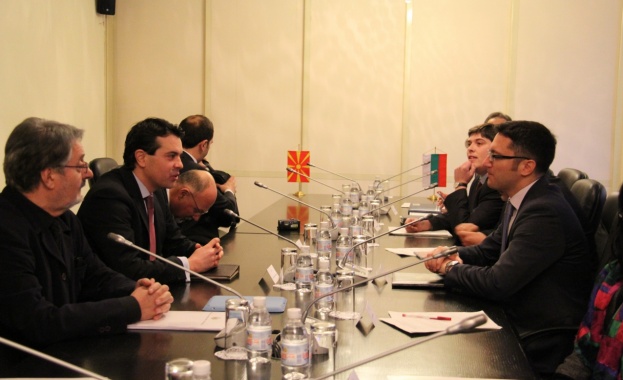 Диалогът между България и Македония трябва да продължи в максимално открит дух