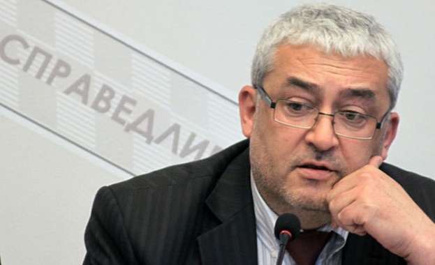 Адвокатът Емил Василев: Две години „битки“ с пандемията, а резултатът е нула Адвокатът Емил Василев: Две години „битки“ с пандемията, а резултатът е нула
