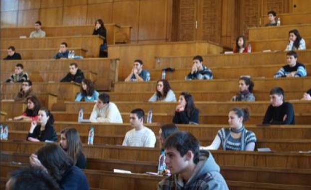 15 милиона лева ще изхарчат студентите за 8 декември