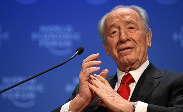 Перес: Светът трябва да продължи да притиска Иран 