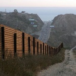 Пентагонът изпраща още около 3000 войници на границата с Мексико