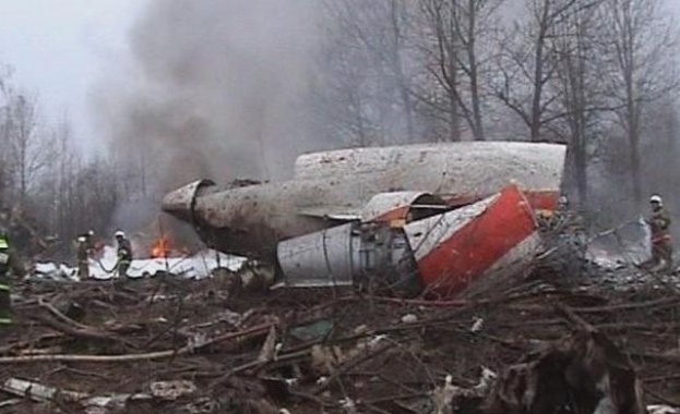 Русия ще върне на Полша останките от самолета на Качински 