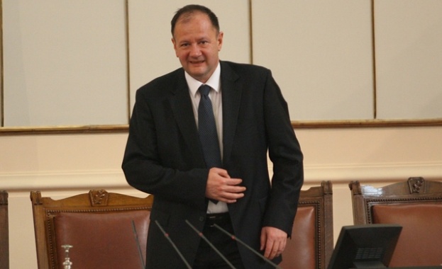 Миков: Обстановката ще се успокои, но загражденията ще останат