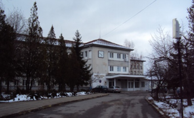 Родителите на починалото дете съдят лекарката; тя - в тежко психологическо състояние