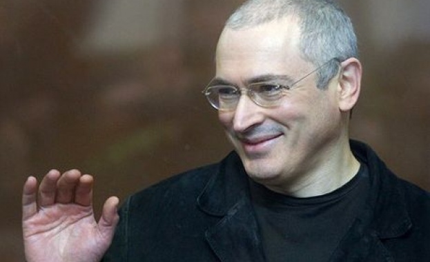 Ходорковски отлетя за Германия 