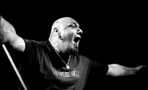 Биографията на вокалиста на Iron Maiden в книжарниците у нас 