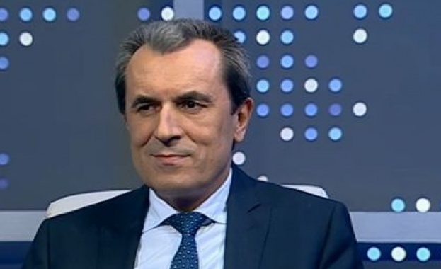 Орешарски: Много е опасно, когато един човек взима всички решения