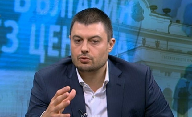 Бареков: Имаме 150 000 твърди избиратели