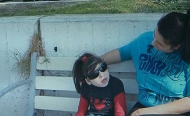 Измамник събира пари на гърба на болно дете