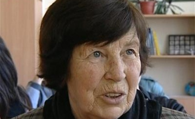 Пенсионерка дари 10 000 лв на софийско школо