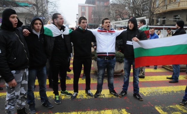 КНСБ: Близо 1/3 от работещите българи искат оставка на правителството и предсрочни избори