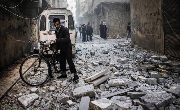 Въздушни удари на сирийската армия убиха 25, раниха десетки