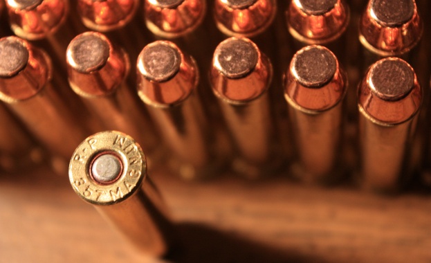 Боеприпаси, собственост на фирми, ще бъдат извозени от складове на армията до края на 2014 г.