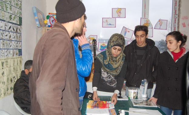 Омбудсманът Мая Манолова настоява за допълнителни медицински прегледи на мигрантите в Харманли