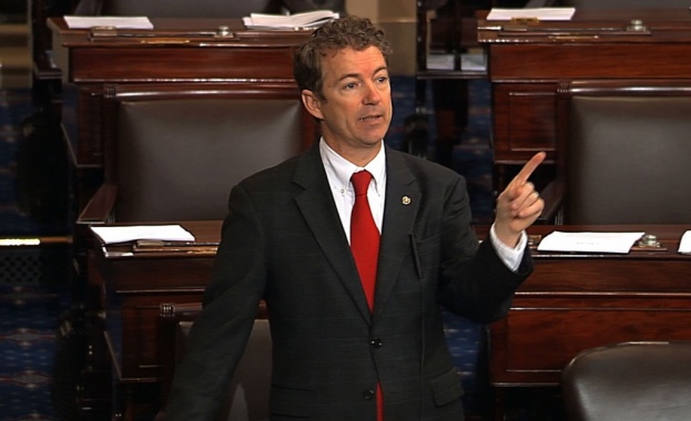 Американски сенатор съди Обама