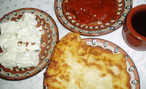 Традиционни български ястия впечатляват посетителите на ресторант в Чикаго  