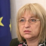 Цачева: Борисов протяга ръка за помощ, а отнасяме шамари
