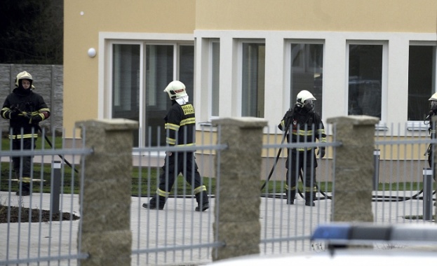 12 огнестрелни оръжия са открити във "взривоопасното" палестинско посолство в Прага