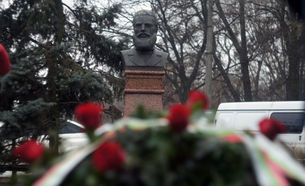 Българите в Украйна почитат паметта на Ботев