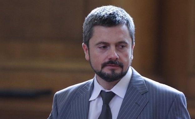 Изработват нови образци и регистър за използването на СРС