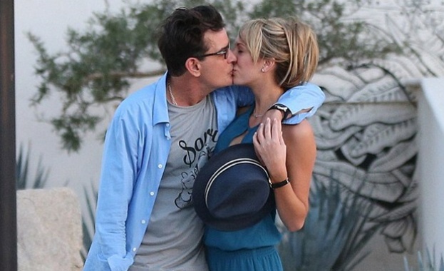 Чарли Шийн се ожени за 24-годишна порнозвезда