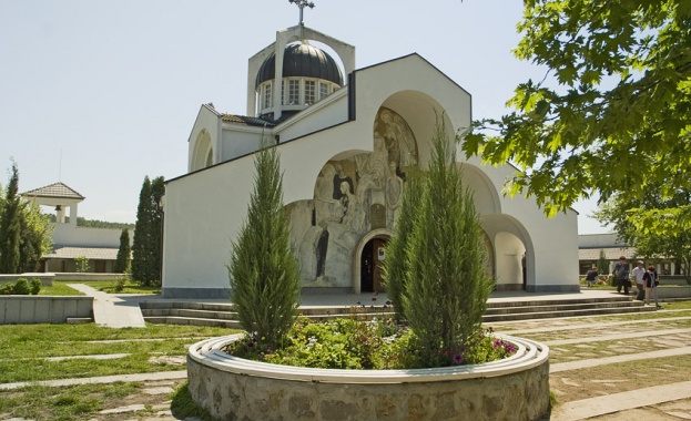 Вандали ограбиха църквата в Рупите