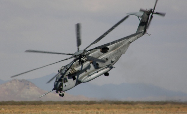 Военен вертолет с пет човека на борда се разби в САЩ 