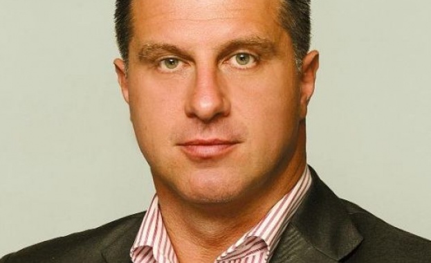 Карбов: Поднасям извинение на всички хора, които заразих с идеята "Атака"