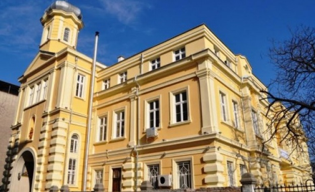 Пенсионерка възпя в ода бургаска болница