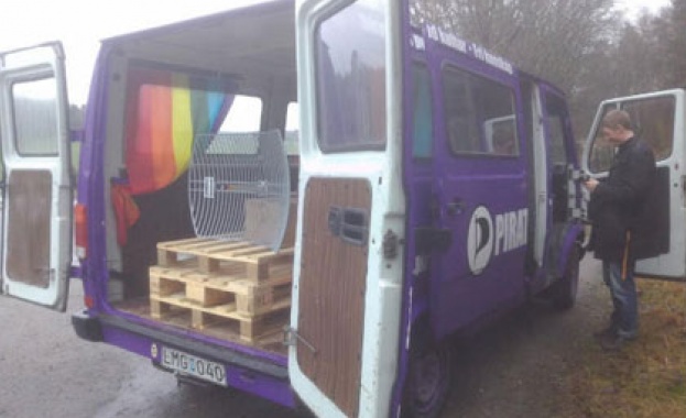 Шведските "пирати" пробваха да следят спецслужбите 