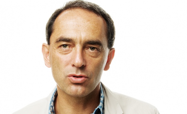 Задържаха вчера Мартин Заимов при опит да заличи букви от Паметника на съветската армия