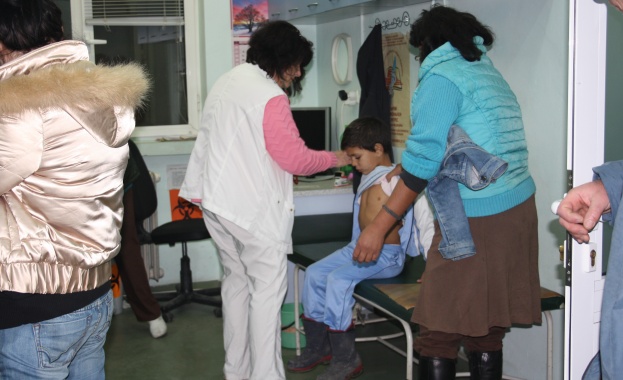 110 деца със симптоми за хранително отравяне в Сливен