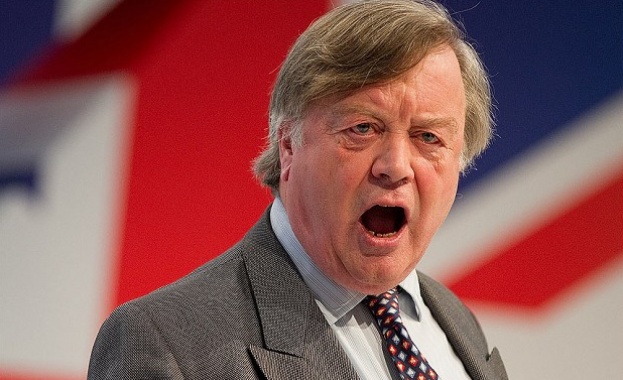 Дебатът за имигрантите на Острова е силен завой към национализма