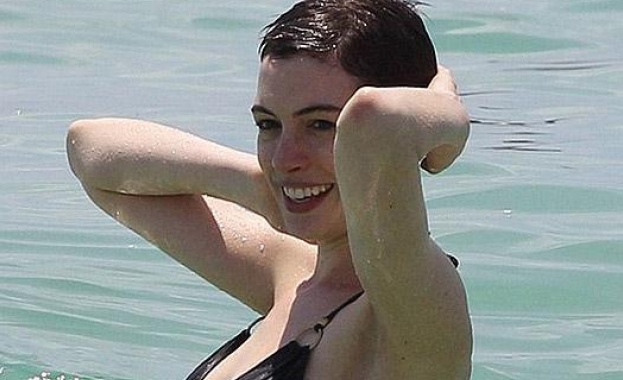 Ан Хатауей едва не се удави на Хавай /снимки/