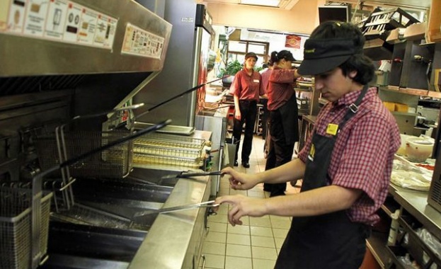 Търсят 80 човека за работа в Германия 