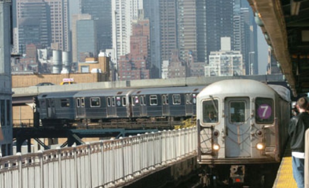 Авария на водопровод блокира Ню Йорк /видео/