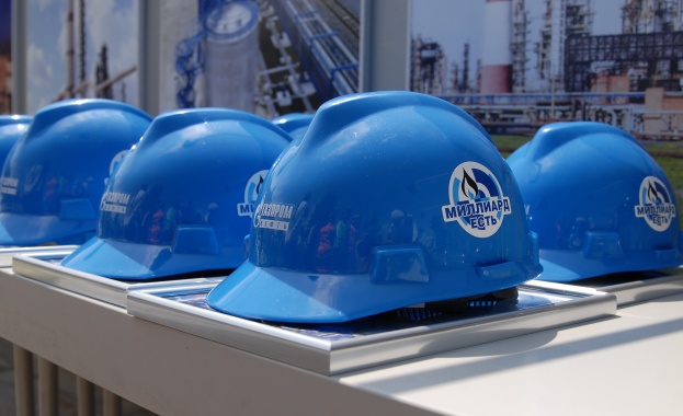 S&P повиши прогнозата по рейтинга на „Газпром нефт" от „стабилна" на „положителна"