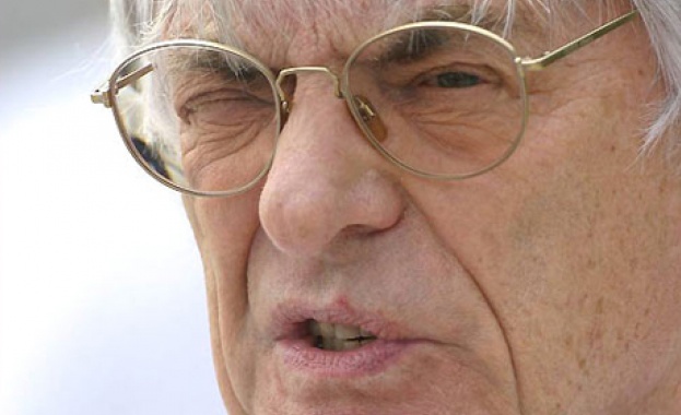 Екълстоун се оттегля от шефското място