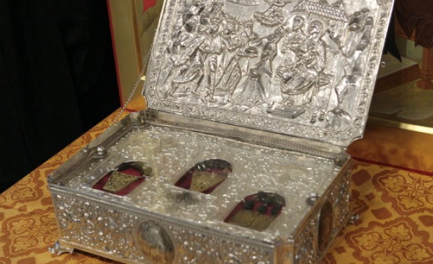 Хиляди в Русия се поклониха пред Даровете на влъхвите