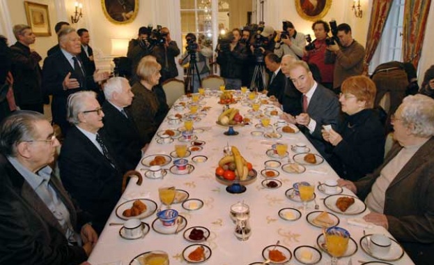 Президенти и дисиденти почетоха юбилея на закуската с Митеран