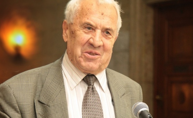 Почина големият историк проф. Дойно Дойнов