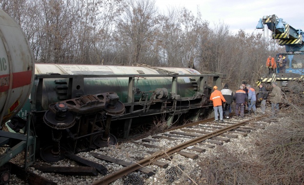 Печалба от 1700 лв. е причината за дерайлиралия влак