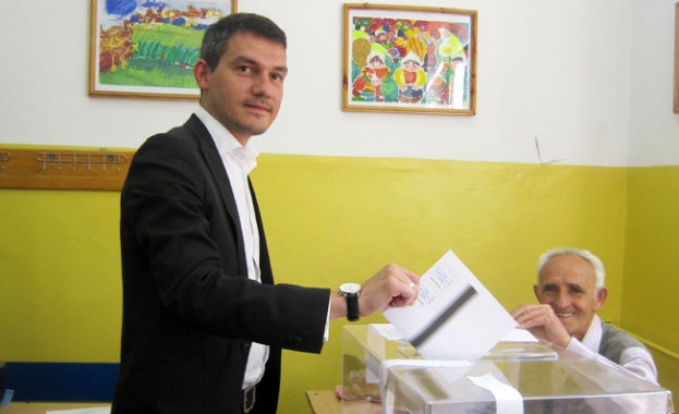 НДСВ готви дясноцентристка коалиция