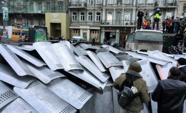 20 000 униформени се струпаха на пл. "Независимост" /видео/