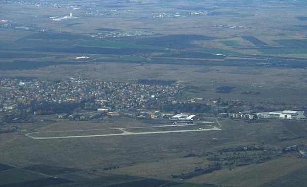 Заменили летище „Божурище” за 106 апартамента