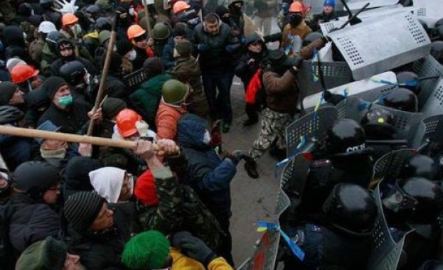 Протести и сблъсъци в Киев