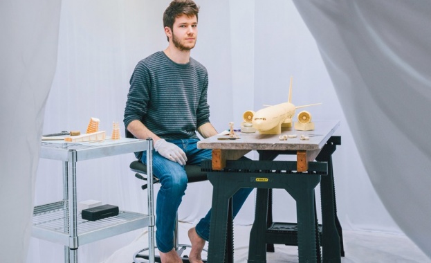 Момче създаде уникална хартиена версия на Boeing 777 /видео/