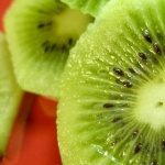 Ежедневната консумация на киви поддържа кожата млада и еластична