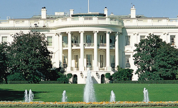 Шефът на администрацията на Белия дом плаши с оставка