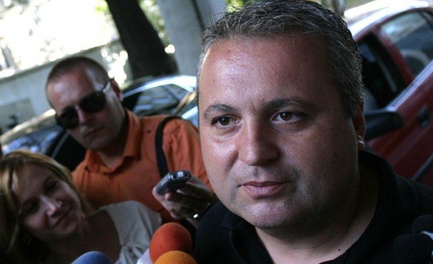 Дадоха три дни на Коко Динев да предаде акциите на "Локомотив"